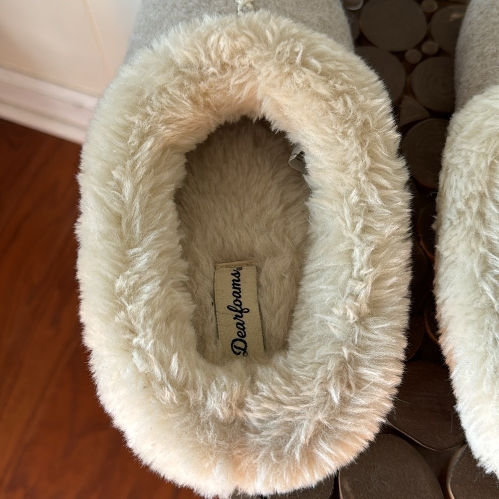 Dearfoam Women’s Memory Foam Slippers (Large) - image 5